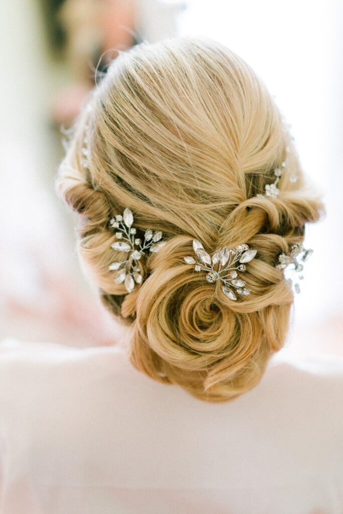 destination wedding in Italy - bejewelled wedding headpiece by atelier crespi